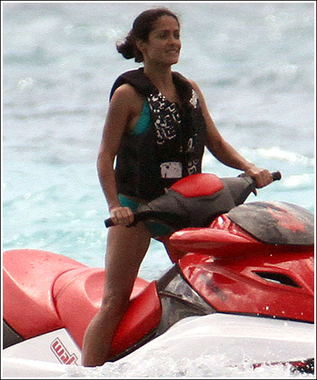 Popoholic » Blog Archive » Salma Hayek Goes Bikini Jet Skiing